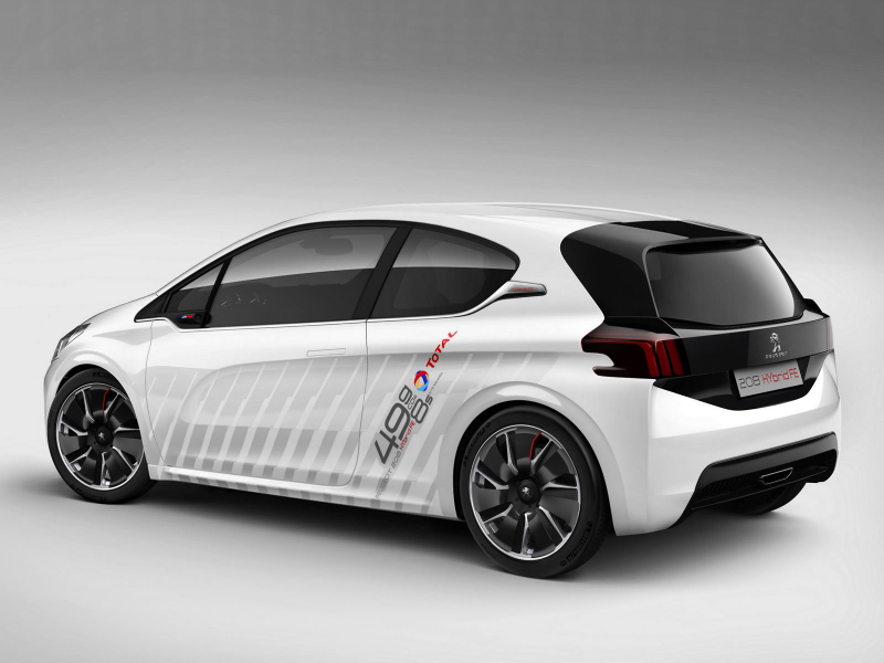 Illustration for article titled Speaking of Hot New Peugeots, Meet The 208 Hybrid FE
